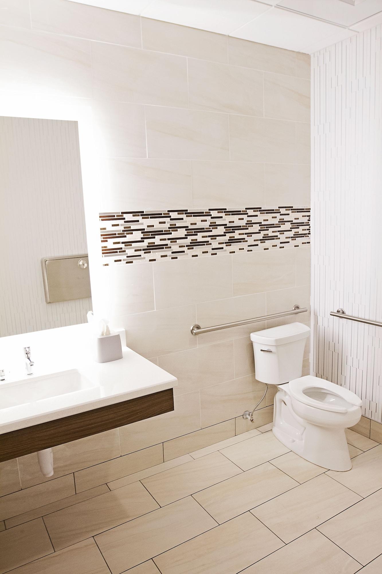 Holiday Inn Express & Suites Greenwood Mall By Ihg Kültér fotó