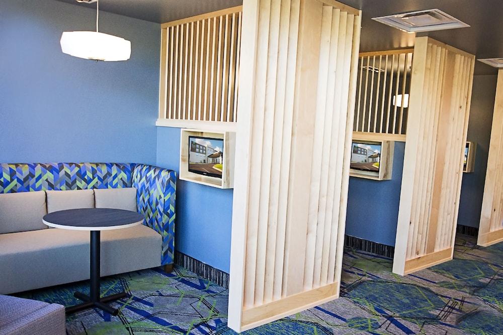 Holiday Inn Express & Suites Greenwood Mall By Ihg Kültér fotó